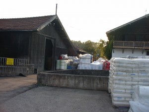 Nebengebaeude-Silos-Heismischer